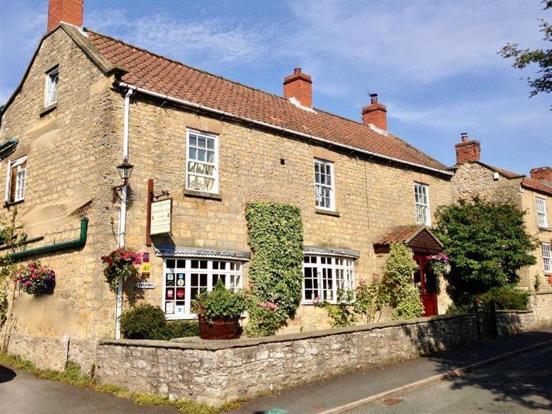 Plumpton Court Hotell Nawton Exteriör bild