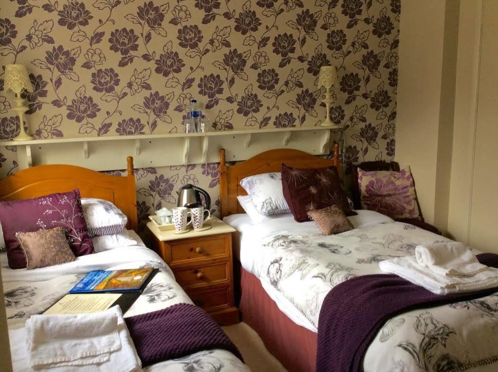 Plumpton Court Hotell Nawton Exteriör bild